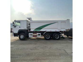 Bakwagen SINOTRUK HOWO
