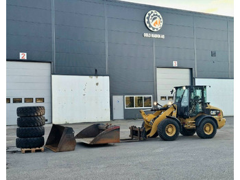 Wiellader CATERPILLAR 908H