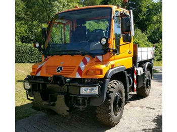 Gemeentelijke machine/ Speciaal UNIMOG