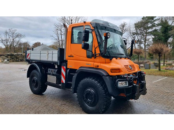 Gemeentelijke machine/ Speciaal UNIMOG U500