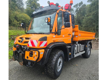 Gemeentelijke machine/ Speciaal UNIMOG