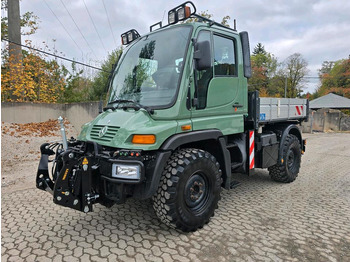 Gemeentelijke machine/ Speciaal UNIMOG U300