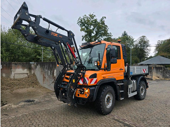 Gemeentelijke machine/ Speciaal UNIMOG