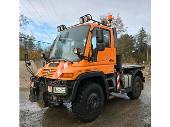 Gemeentelijke machine/ Speciaal UNIMOG U300