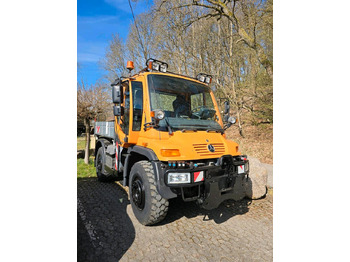 Sneeuwruimer UNIMOG U400