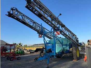 Getrokken veldspuit BERTHOUD