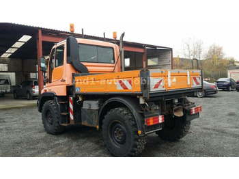 Gemeentelijke machine/ Speciaal UNIMOG U300