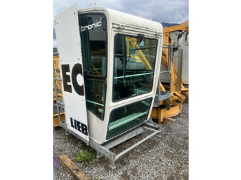 Torenkraan LIEBHERR
