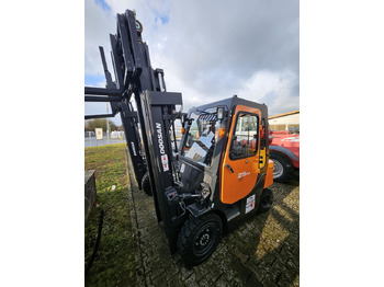 LPG heftruck DOOSAN