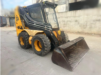 Schranklader JCB ROBOT 185