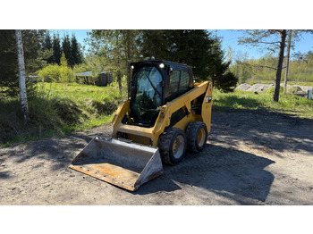 Schranklader CATERPILLAR 226D