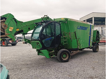 Voermengwagen FARESIN