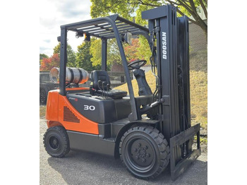 LPG heftruck Doosan Chariot élévateur 3t gaz DOOSAN fenwick: afbeelding 3