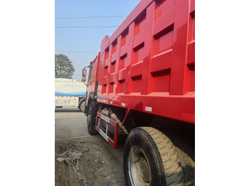 Kipper vrachtwagen SINOTRUK HOWO