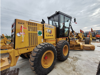 Bouwmachine CATERPILLAR 140K