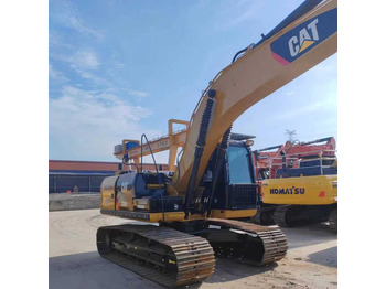 Rupsgraafmachine CATERPILLAR 320D2