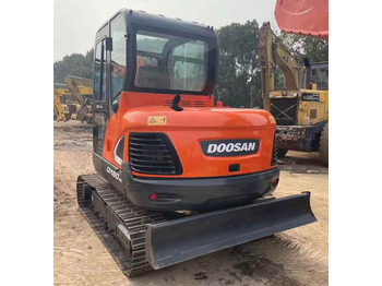 Rupsgraafmachine DOOSAN DX60