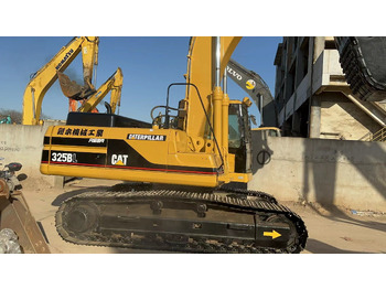 Rupsgraafmachine CATERPILLAR 325B