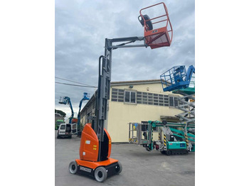 Verticale masthoogwerker JLG