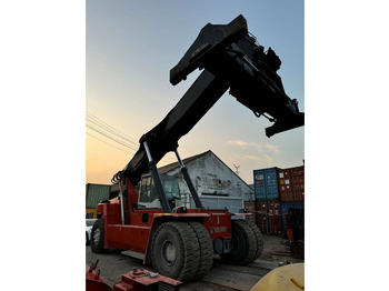Reach stacker Kalmar DRU450: afbeelding 4 Reach stacker Kalmar DRU450: afbeelding 4