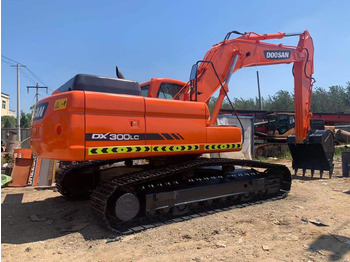 Rupsgraafmachine DOOSAN DX300LC