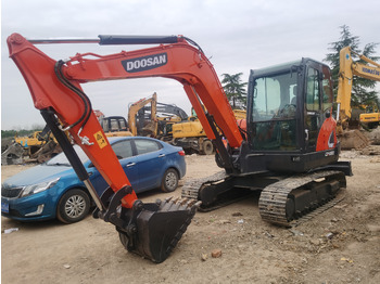 Rupsgraafmachine DOOSAN DX60