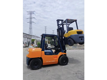 Diesel heftruck TOYOTA