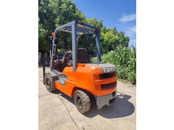 Diesel heftruck TOYOTA