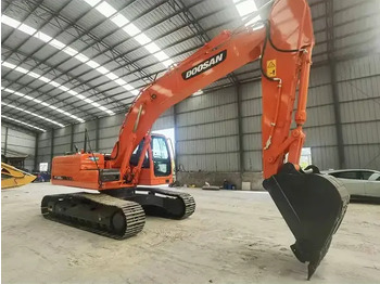 Rupsgraafmachine DOOSAN DX225