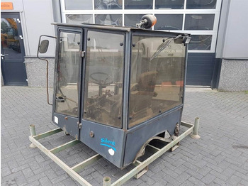 Cabine en interieur AHLMANN