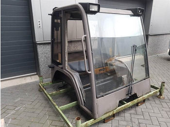 Cabine en interieur MANITOU