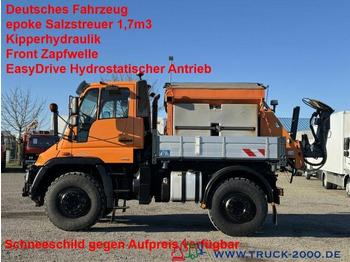 Vrachtwagen UNIMOG U400