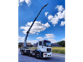 Vrachtwagen met open laadbak MAN F2000