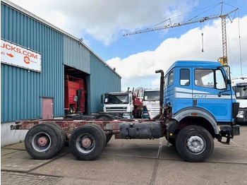 Chassis vrachtwagen Mercedes-Benz SK 2527 6x4 (V6-ENGINE) FULL STEEL SUSPENSION CHASSIS (MANUAL GEARBOX / REDUCTION AXLES / FULL STEEL SUSPENSION / EURO 2): afbeelding 4