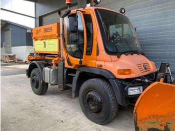 Gemeentelijke machine/ Speciaal, Vrachtwagen Unimog UNIMOG: afbeelding 1