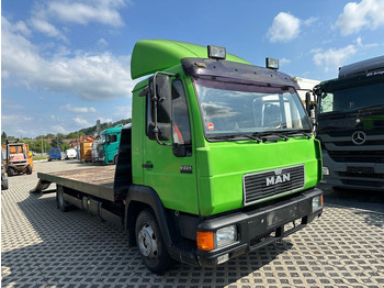 Bergingsvoertuig MAN 8.224