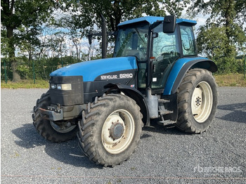 Tractor New Holland 8260 4WD Tractor: afbeelding 2