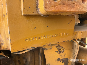 Kiepwagen met knikbesturing CATERPILLAR 740