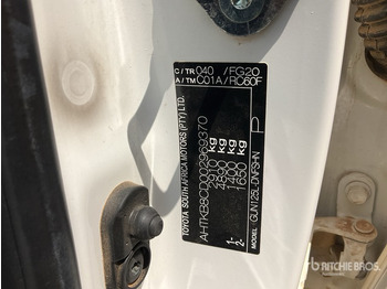 Pick-up TOYOTA Hilux