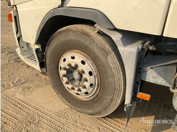Trekker 2002 Volvo FH12 6x4 T/A Sleeper Truck Tractor: afbeelding 5