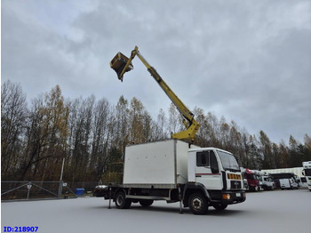 Vrachtwagen hoogwerker MAN