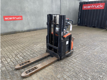 Magazijntruck TOYOTA