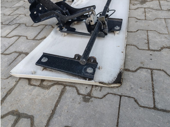 Aerokit/ Spoiler RENAULT RANGE T EURO 6 / HIGH CAB / RIGHT SPOILER: afbeelding 5 Aerokit/ Spoiler RENAULT RANGE T EURO 6 / HIGH CAB / RIGHT SPOILER: afbeelding 5