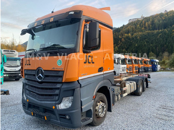 Containertransporter/ Wissellaadbak vrachtwagen MERCEDES-BENZ