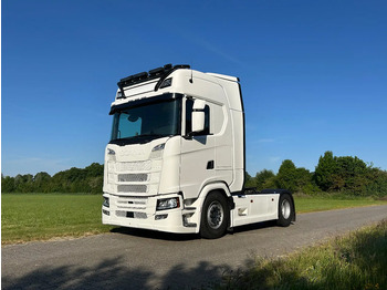 Trekker SCANIA S 540