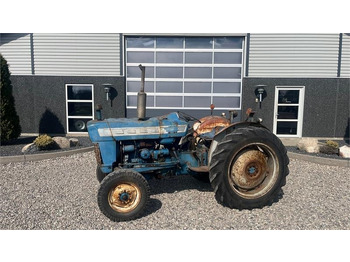 Tractor FORD