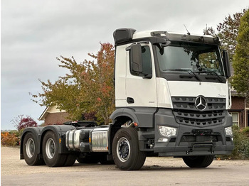 Trekker MERCEDES-BENZ Arocs 3351