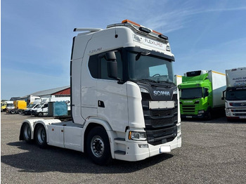 Trekker SCANIA S 580