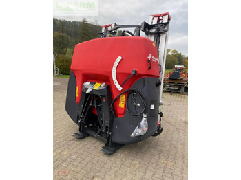 Getrokken veldspuit KVERNELAND