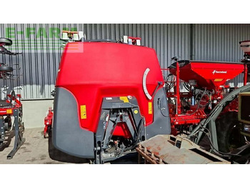 Getrokken veldspuit KVERNELAND